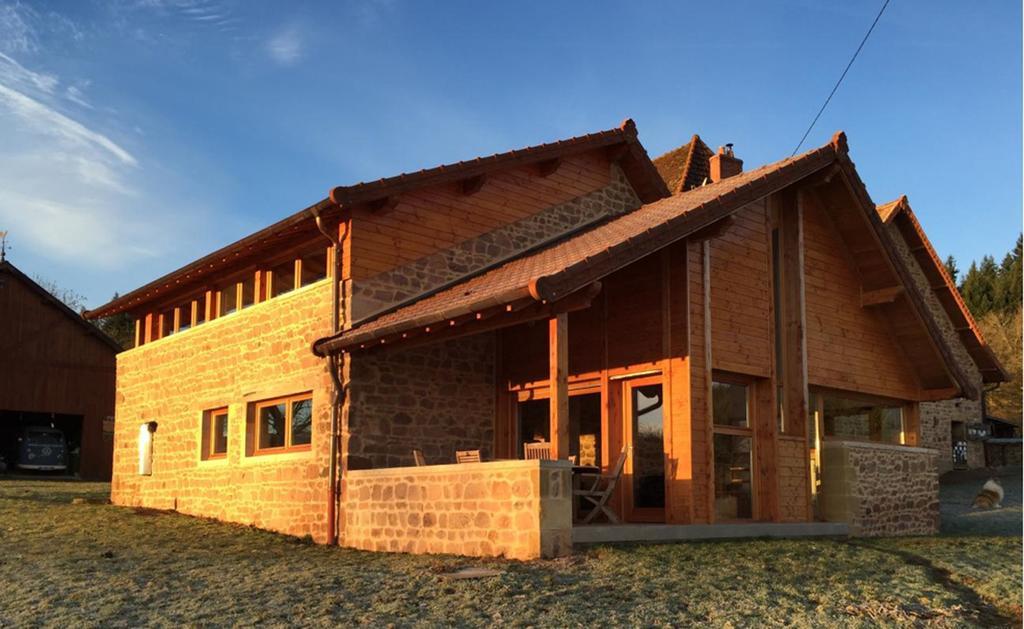 Les Perruchons Ancienne Grange Renovee Avec Soin Villa Ozolles Ruang foto