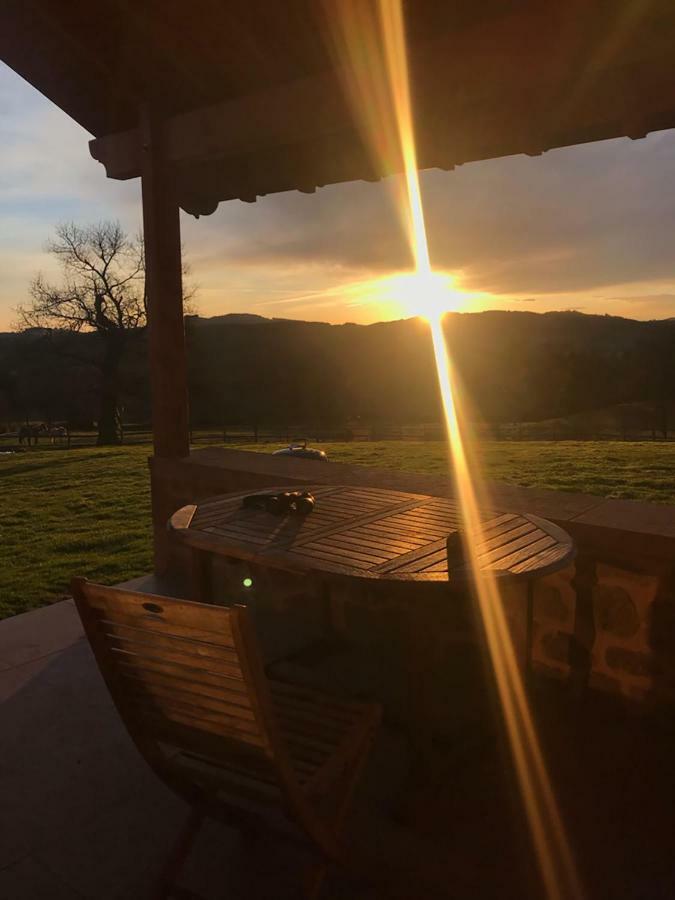 Les Perruchons Ancienne Grange Renovee Avec Soin Villa Ozolles Bagian luar foto